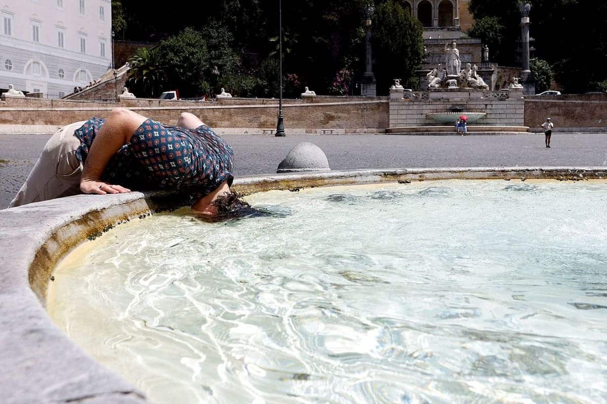 Remo Casilli / REUTERS