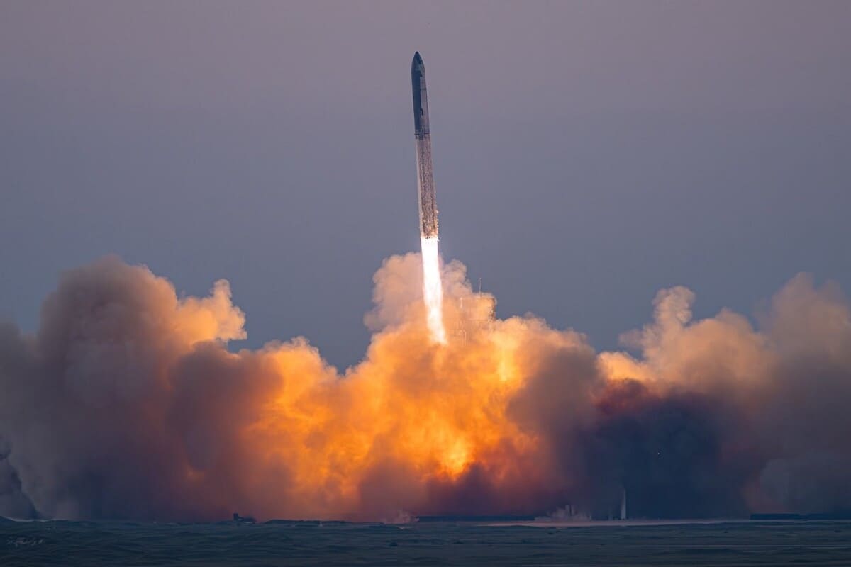 Транспортная система Starship, которую разрабатывает компания Илона Маска для межпланетных перелетов / © SpaceX