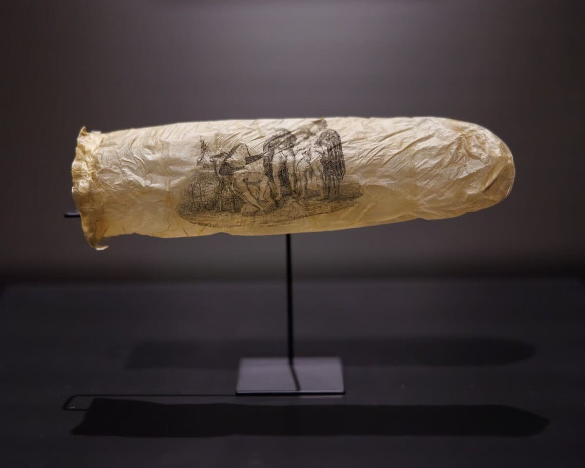 Уникальный 200-летний презерватив с эротической гравюрой / © Kelly Schenk / Rijksmuseum