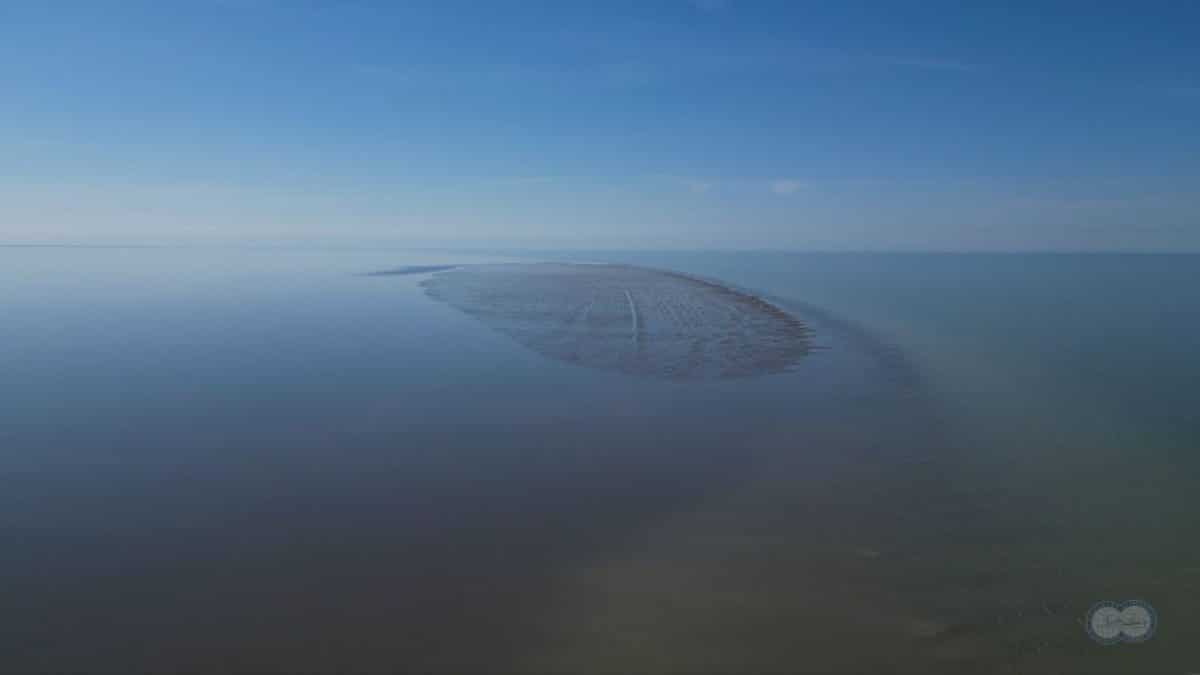 Снимок нового острова на севере Каспийского моря
