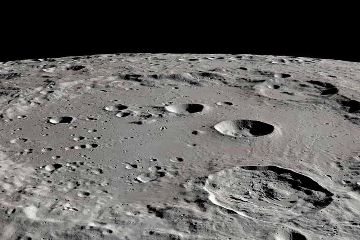 Запасы платины на Луне превысили запасы всех доступных для добычи астероидов