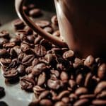 Кофейную гущу переработали в компоненты для очистки воды