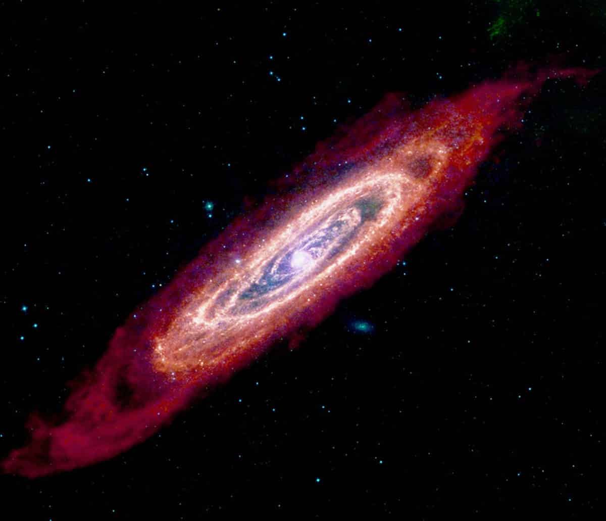 Галактика Андромеды в инфракрасном диапазоне / © NASA
