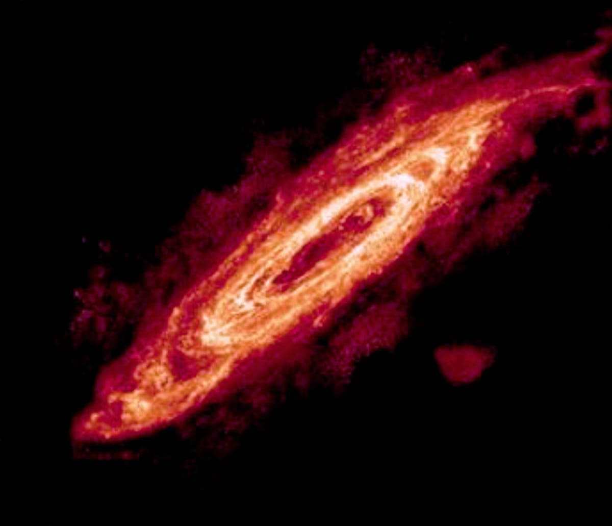 Галактика Андромеды в радиодиапазоне / © NASA
