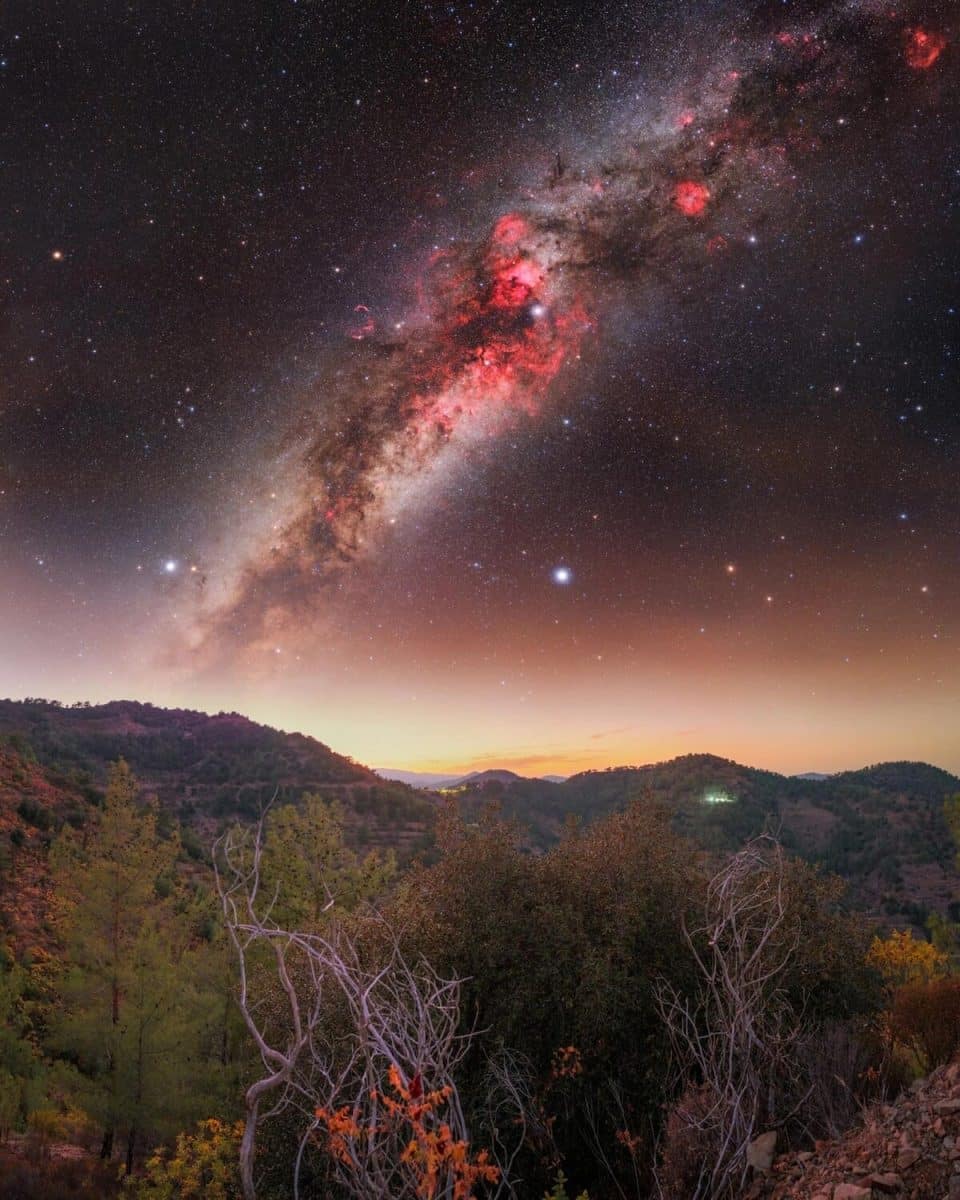 Панорама Млечного Пути и созвездие Лебедь из Геракиса, Кипр / © Andreas Karaolis