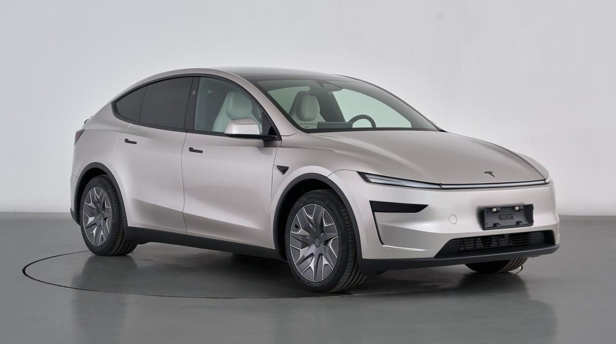 Опубликованы первые изображения удлиненного электрокроссовера Tesla Model YL