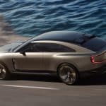 Bentley показала концепт первого электромобиля — без кресла для переднего пассажира