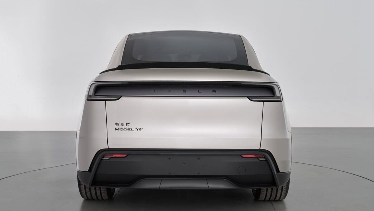 Tesla Model YL / © MIIT