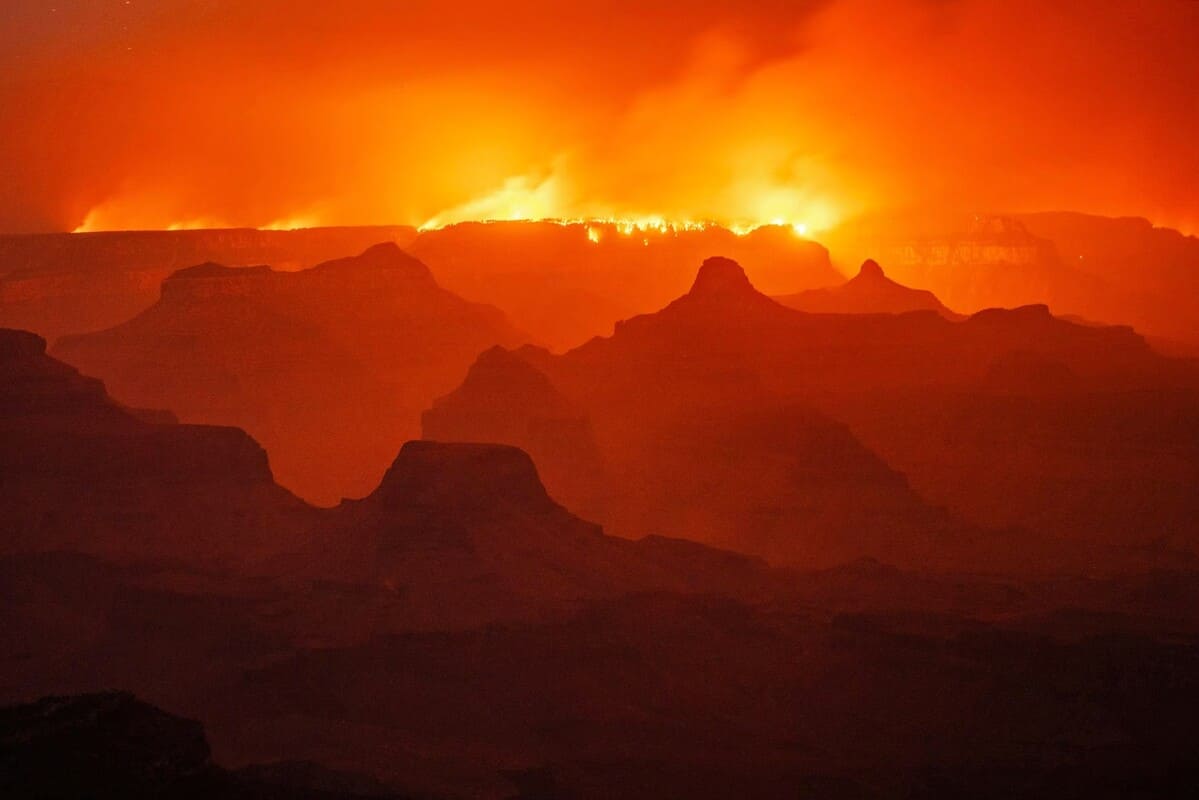 Пожар на территории Большого каньона / © Michael Chow / The Arizona Republic / USA Today / Reuters
