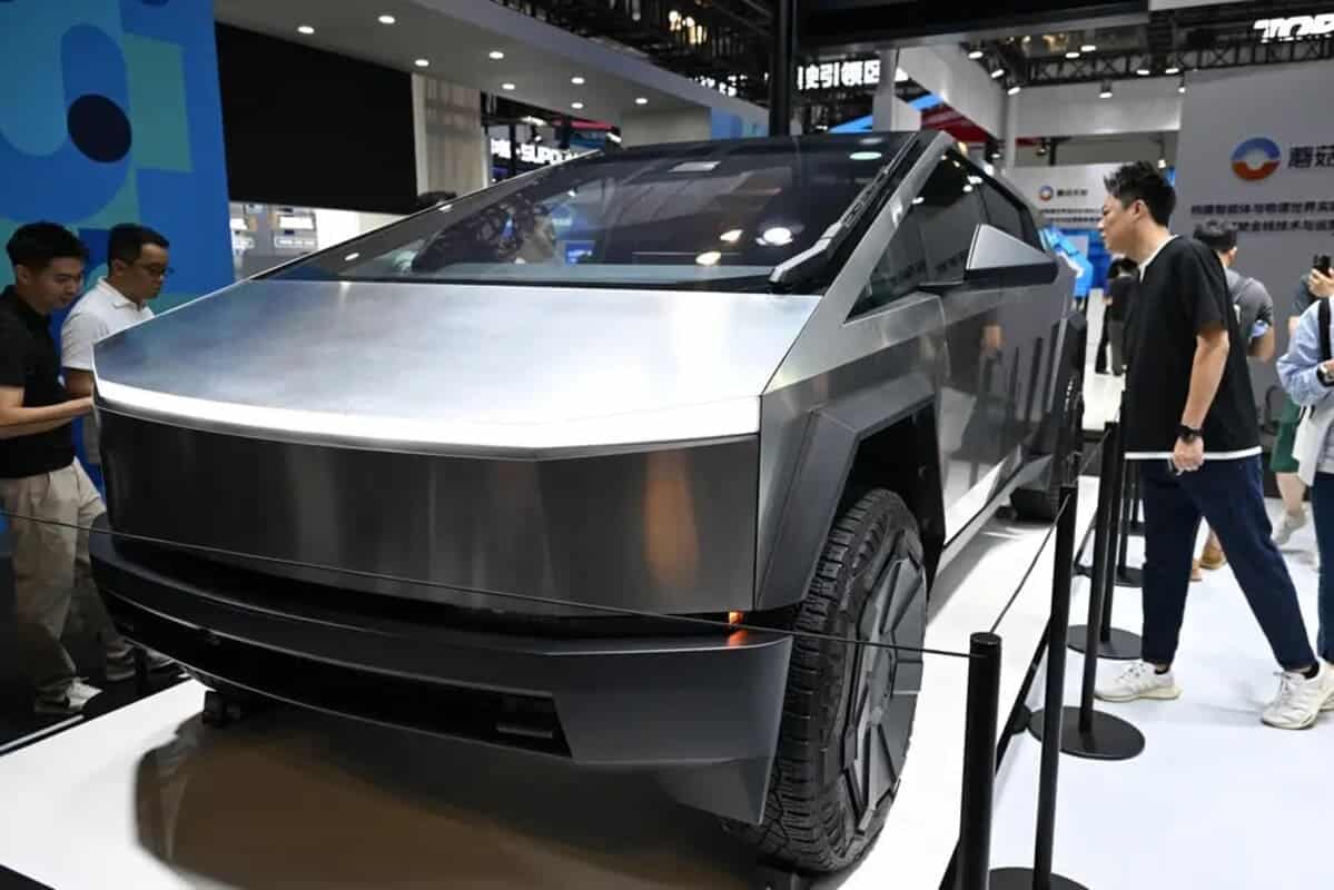 Tesla может выпустить мини-версию Cybertruck