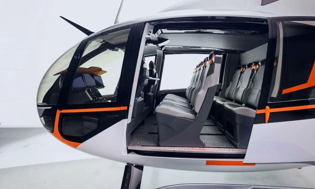 Салон вертолета R88 / © RHC