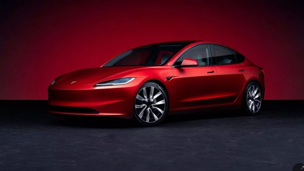 Эффективность системы помощи водителю Tesla превзошла китайских конкурентов