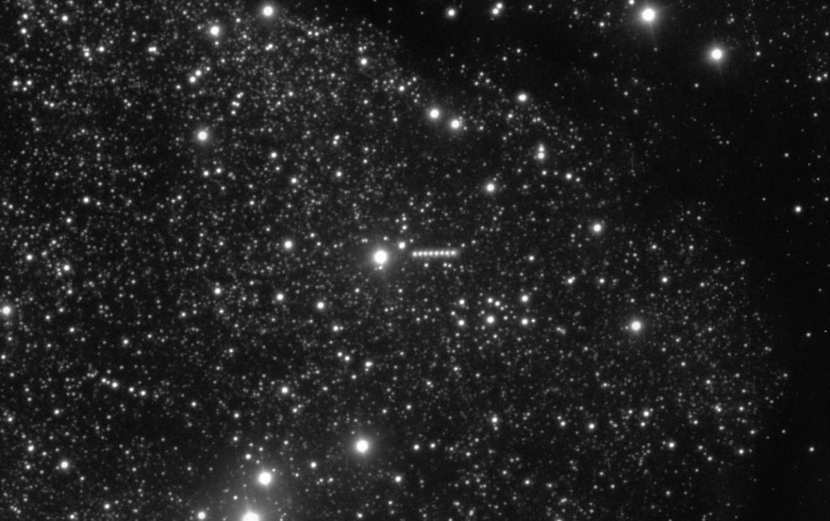 Изображение межзвездного объекта 3I/ATLAS, полученное с помощью Европейской южной обсерватории, в движении