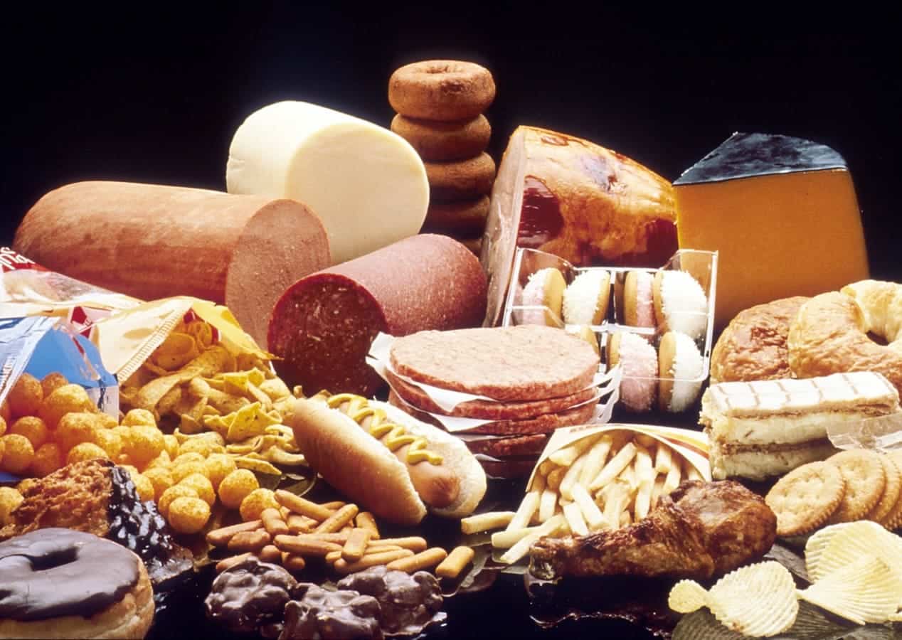 Антропологи назвали причиной ожирения потребление ультраобработанных продуктов, а не низкую физическую активность