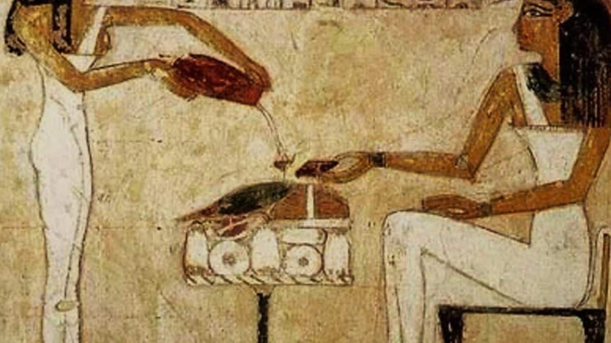 Слабоалкогольные напитки облегчили эволюцию сложных обществ