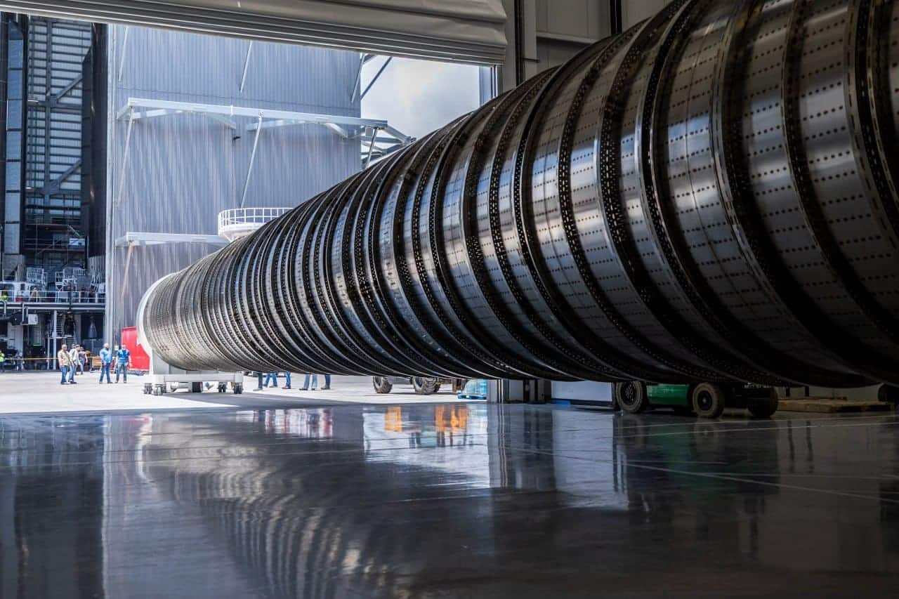 SpaceX показала, как выглядит огромный топливопровод для Super Heavy