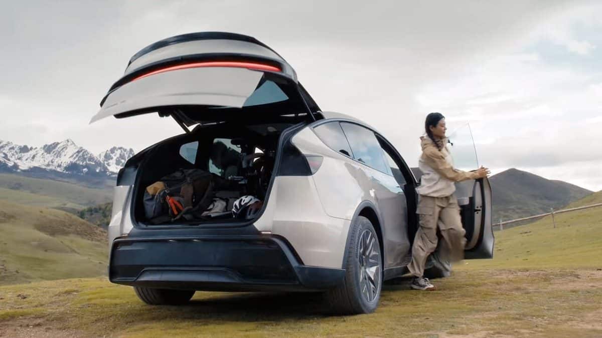 Tesla Model YL / © Tesla