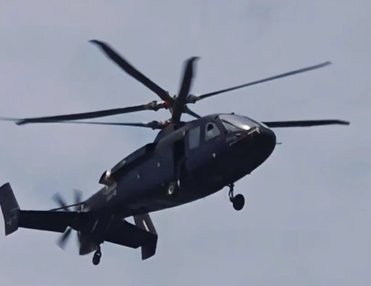 Китай впервые поднял в воздух неизвестный вертолет, который похож на Sikorsky S-97 Raider / © Weibo