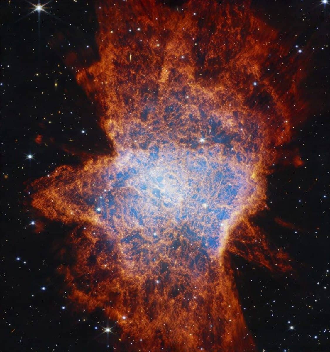 Планетарная туманность NGC 6072 в ближнем инфракрасном диапазоне / © NASA, ESA, CSA, STScI