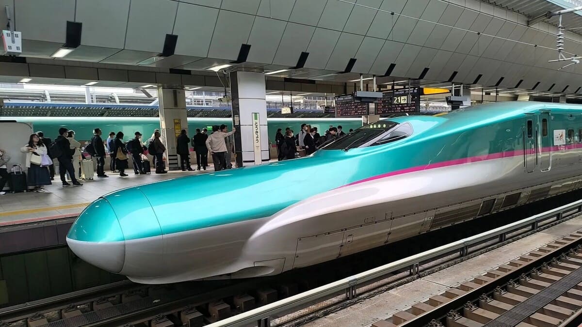 Shinkansen E5/H5 (Япония). Максимальная скорость: 320 километров в час / © wikipedia