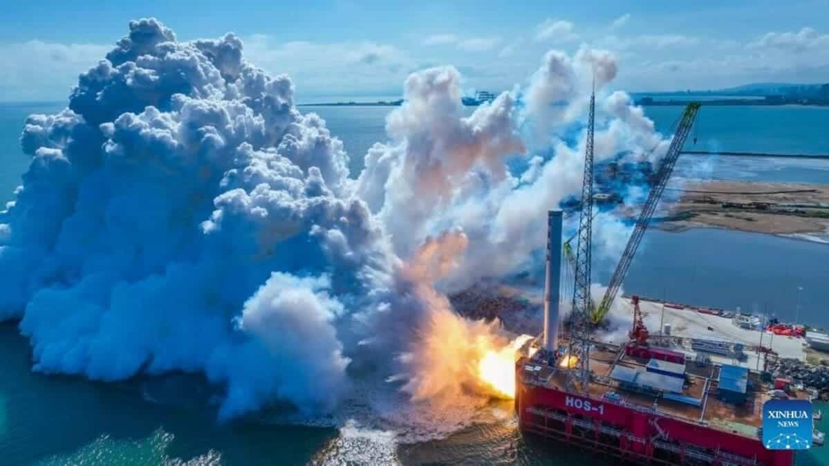 Китайский аналог Falcon 9 успешно прошел статические испытания первой ступени / © Синьхуа 
