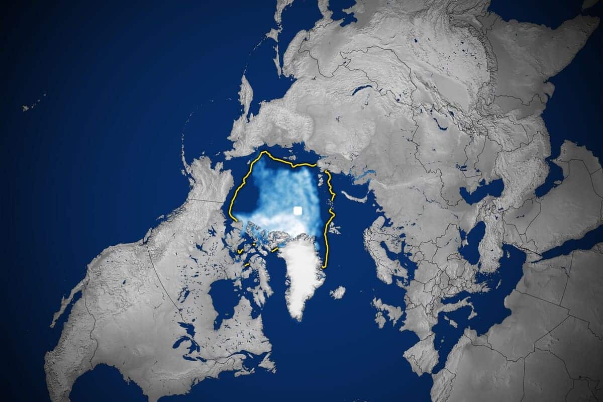 Площадь морского льда в Арктике достигла годового минимума / © NASA