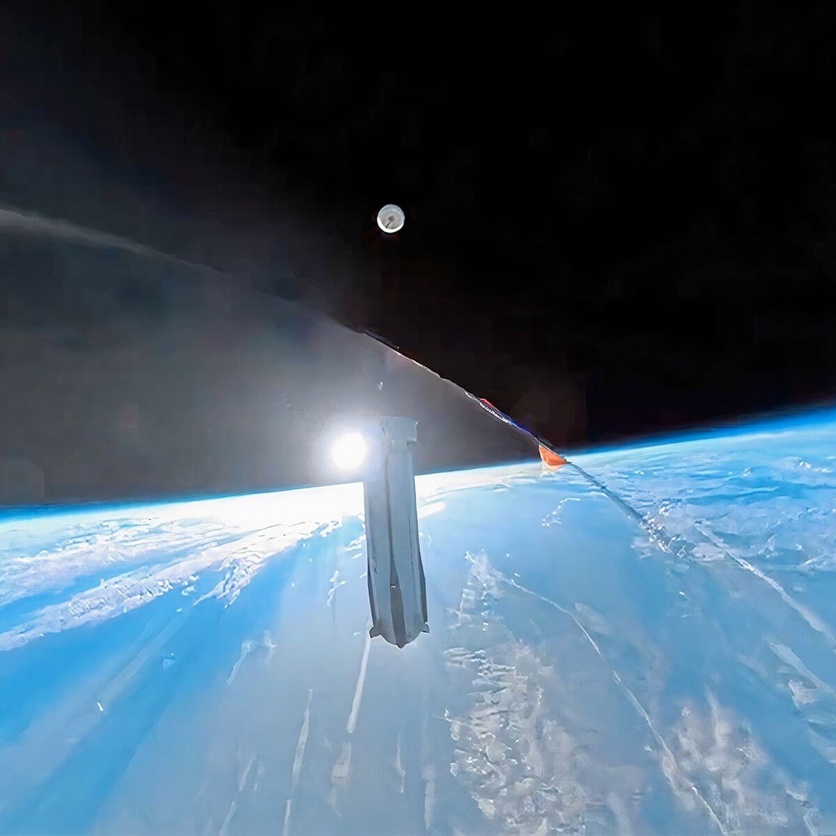 Свободно летящая камера Blue Origin получила уникальные кадры New Shepard / © Jeff Bezos 