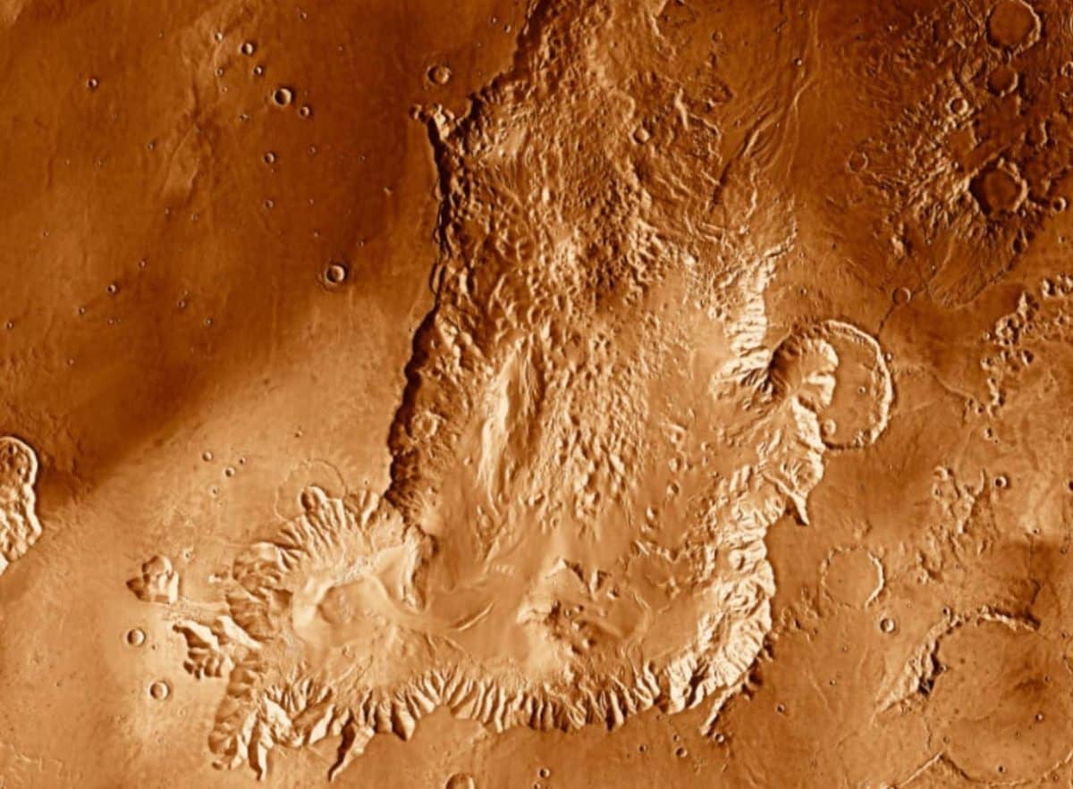 Каньон Juventae Chasma в долинах Маринера на Марсе