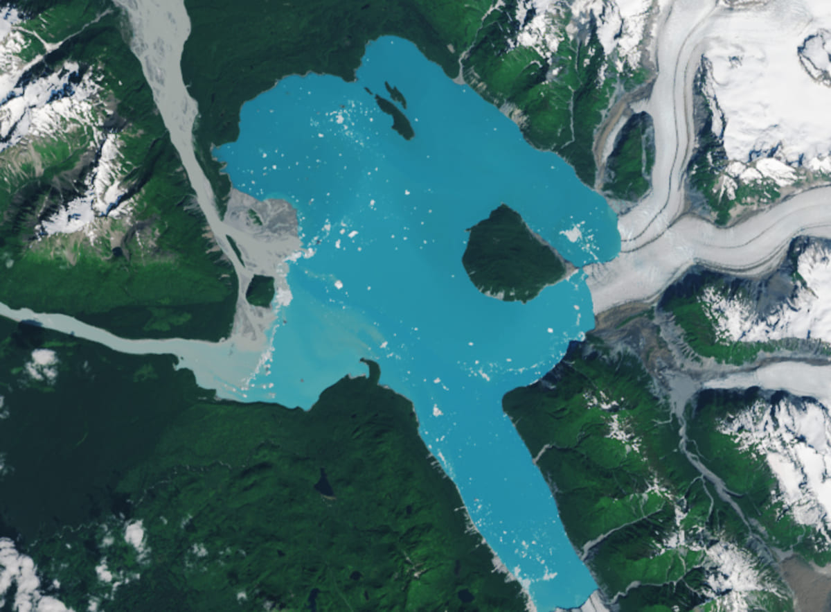 Спутники зафиксировали появление нового острова на Аляске / © NASA Earth Observatory