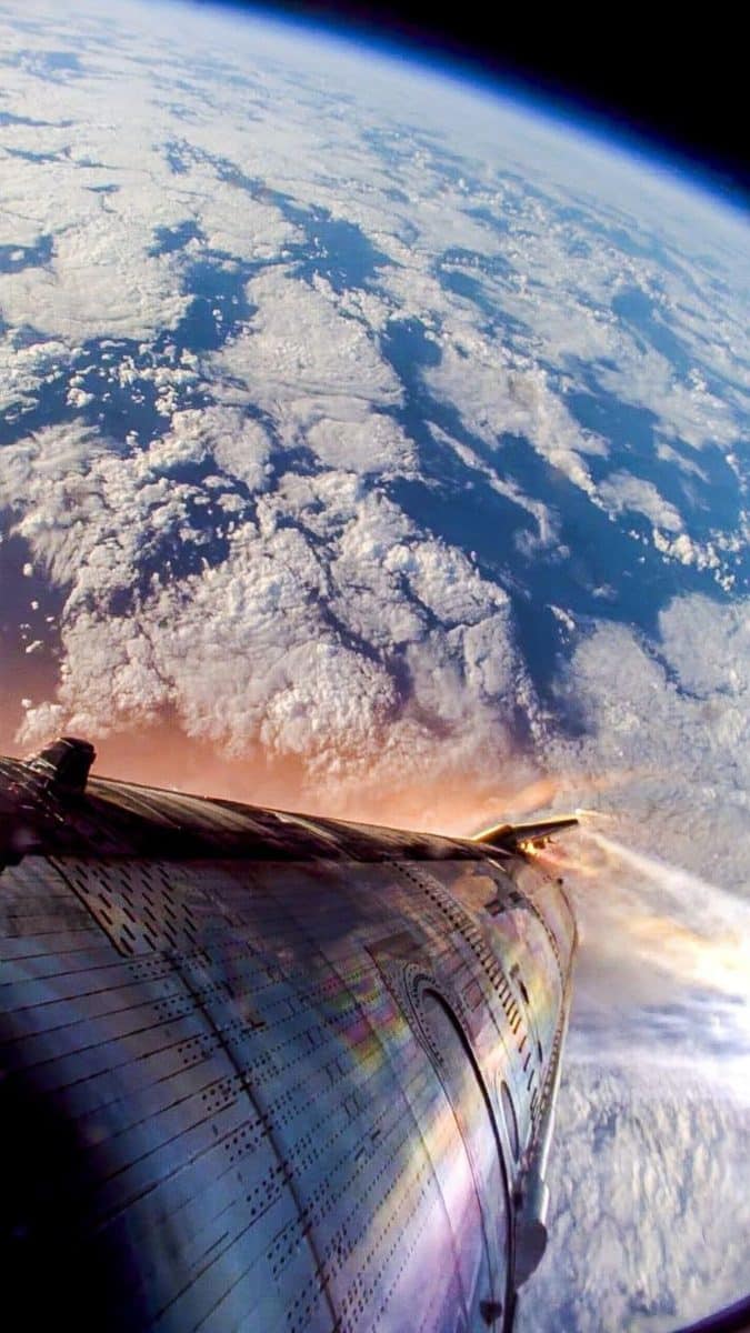 SpaceX представила ранее не опубликованные кадры с десятого полета Starship  / © SpaceX