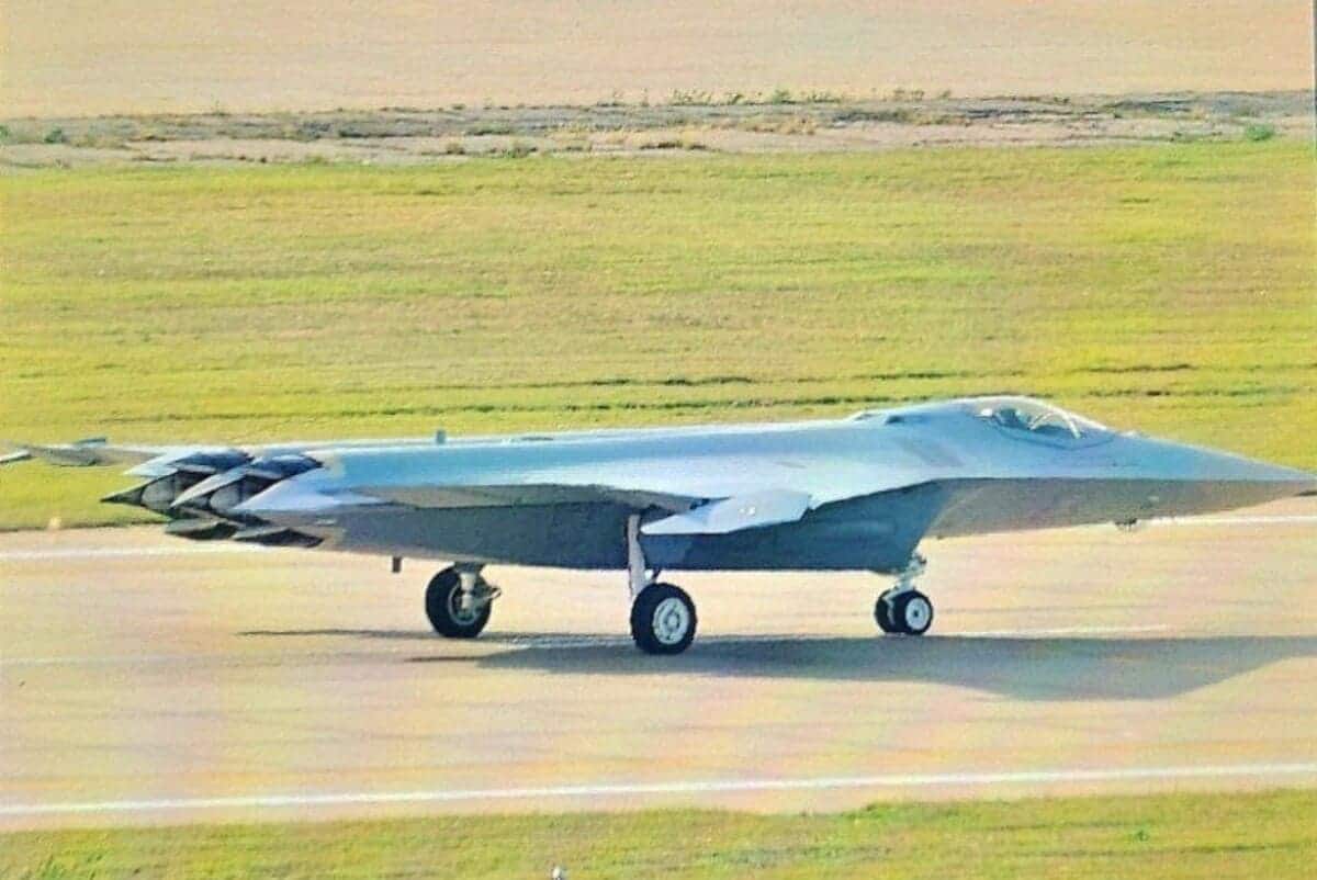 Китайский истребитель шестого поколения J-50 (Цзянь-50) / © Weibo / Х