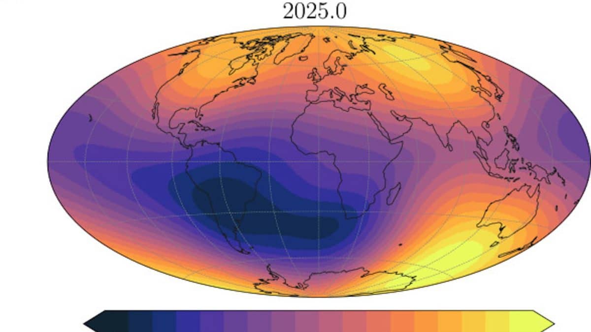 За 11 лет магнитное поле Земли дало еще большую брешь в Южной Атлантике, но усилилось над Сибирью