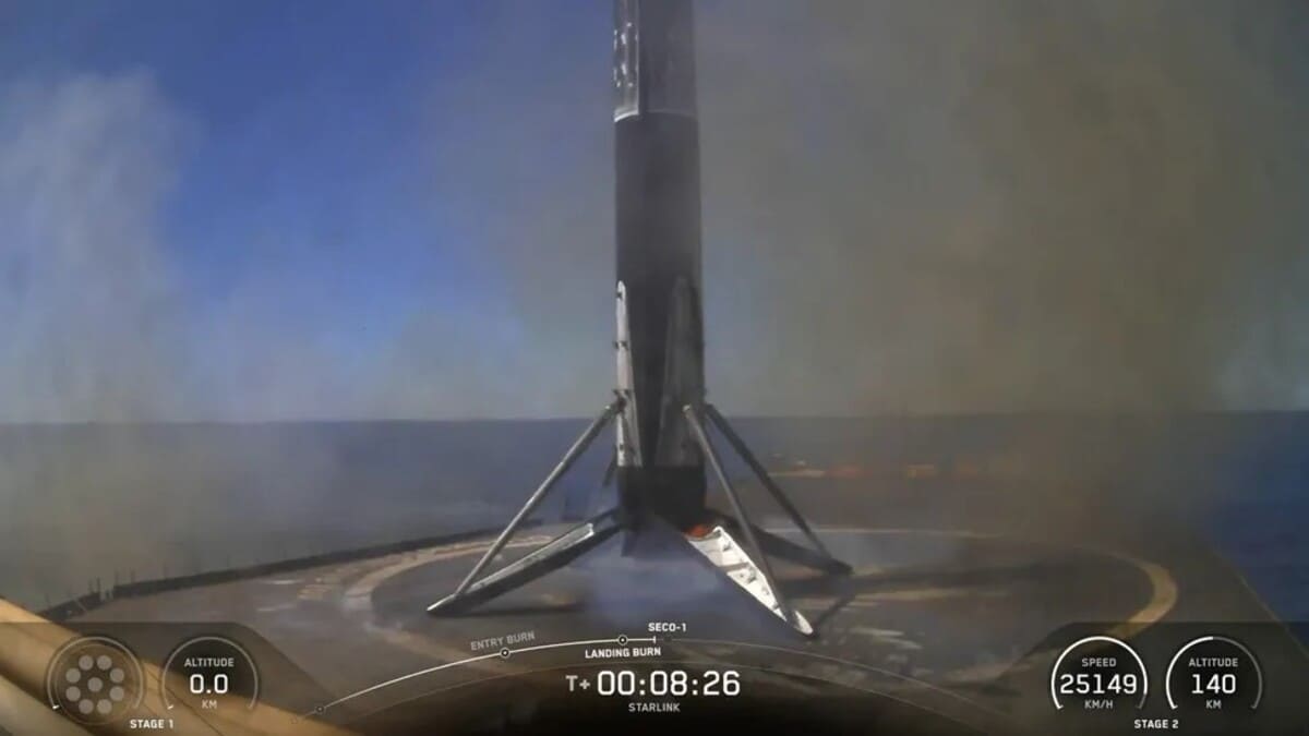 Первая ступень ракеты Falcon 9 B1088 села на беспилотное судно компании в Тихом океане / © SpaceX 