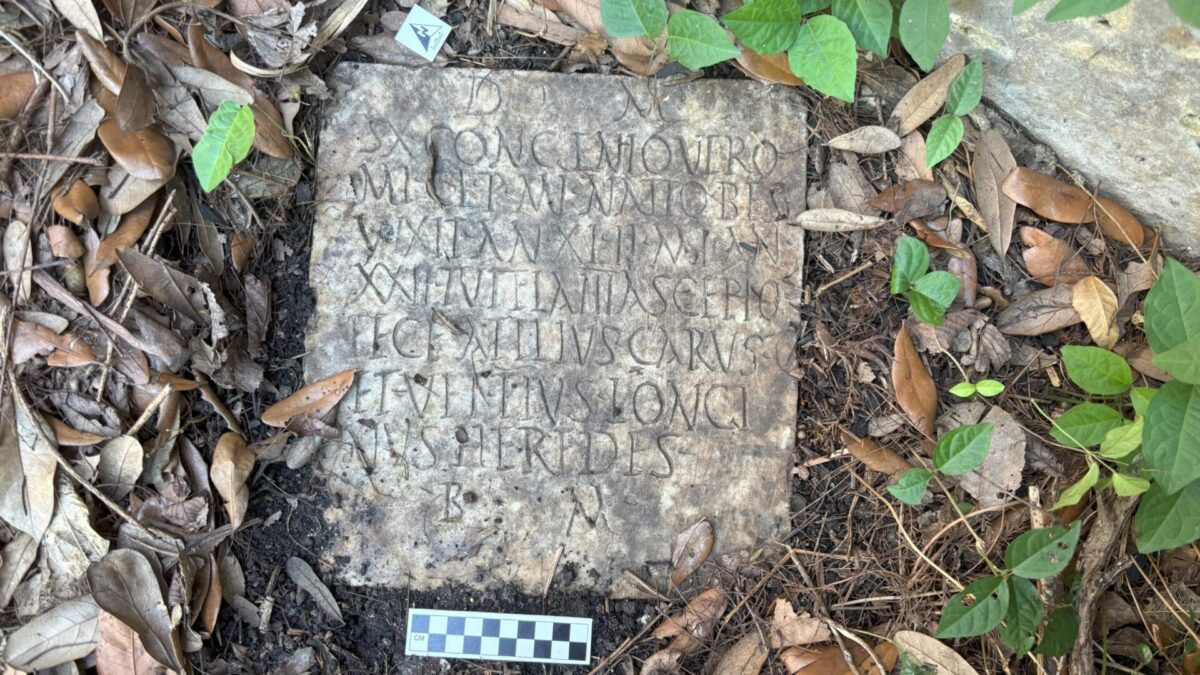 Надгробие римского моряка, найденное в Новом Орлеане / © Preservation Resource Center of New Orleans, D. Ryan Gray