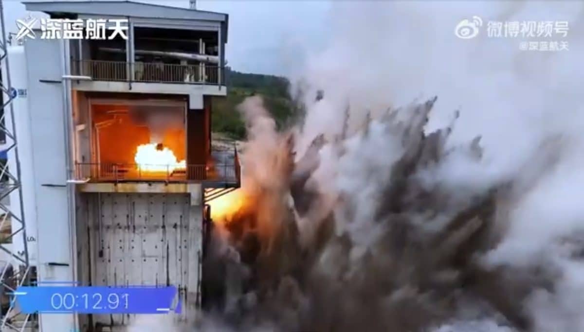 Скриншот из видеозаписи огневых испытаний двигателя Thunder-RS / © Deep Blue Aerospace