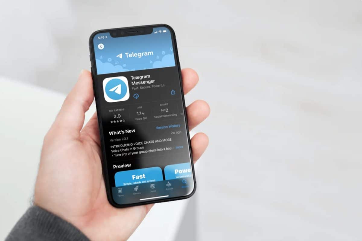 Telegram на устройствах Apple / © tinhte