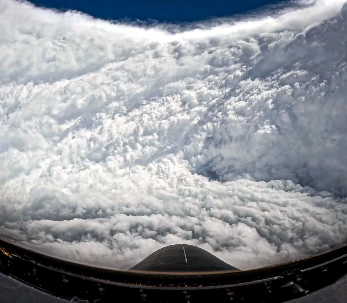 Внутри урагана «Мелисса» / © US Air Force