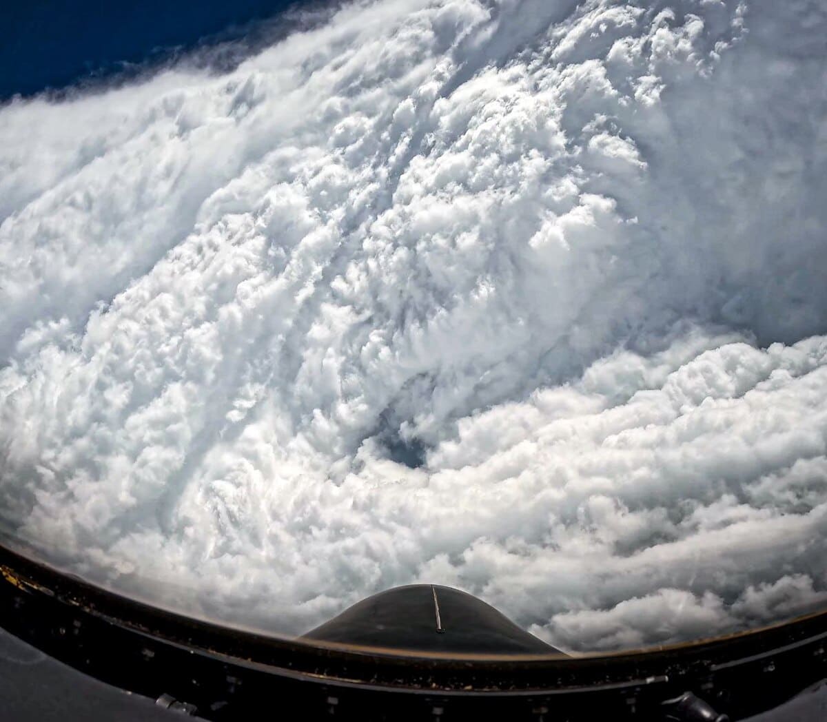 Внутри урагана «Мелисса» / © US Air Force