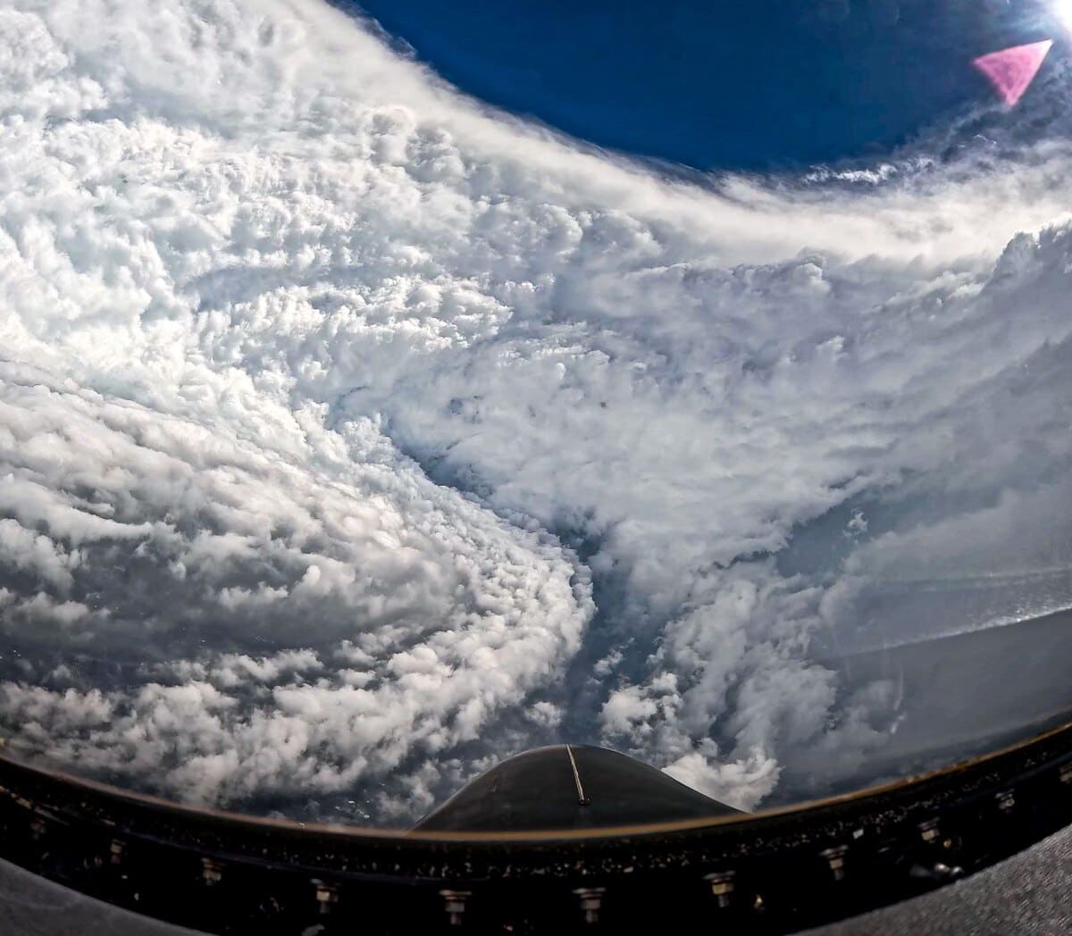 Внутри урагана «Мелисса» / © US Air Force