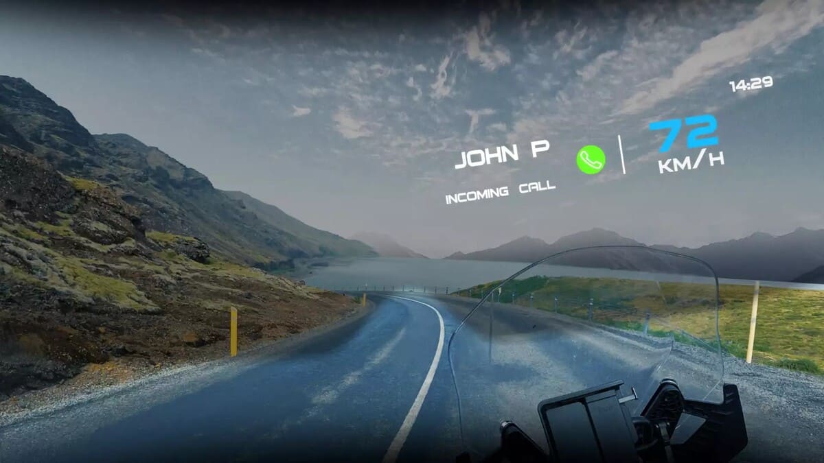 Модель GT-Air 3 Smart оснащена встроенным проекционным дисплеем на визоре, который транслирует ключевую информацию о поездке прямо в поле зрения / © Eyelights