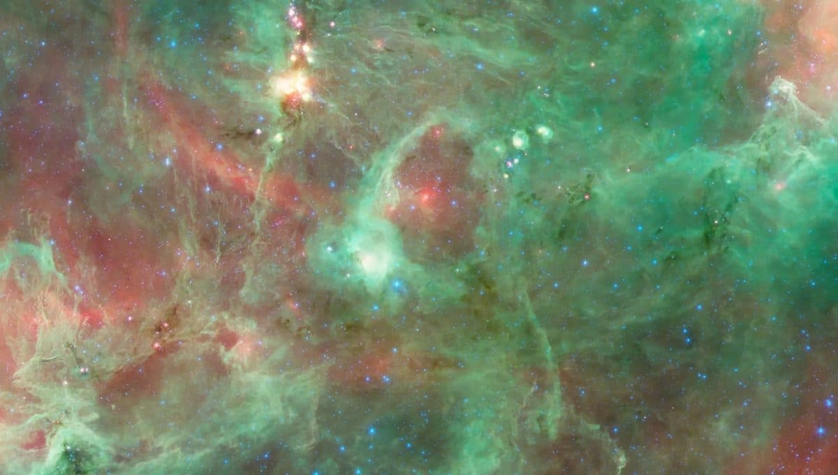 «Бриллиантовое кольцо» в звездообразовании Лебедь X / © NASA/JPL-Caltech/Harvard-Smithsonian CfA