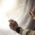 Наночастицы магнетита и титаната бария сделали стекло многофункциональным