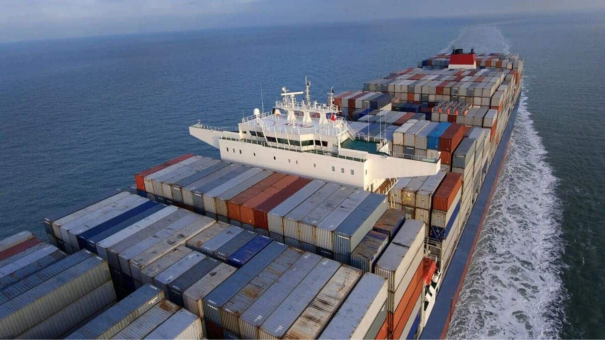 Китайский контейнеровоз / © Thierry Dosogne / Getty Images