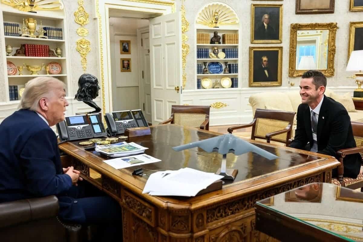 Встреча президента Трампа (слева) с Джаредом Айзекманом / © X / rookisaacman