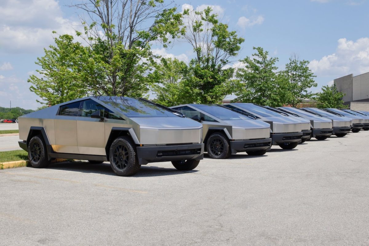 Автомобили Cybertruck / © Jonathan Weiss, Shutterstock