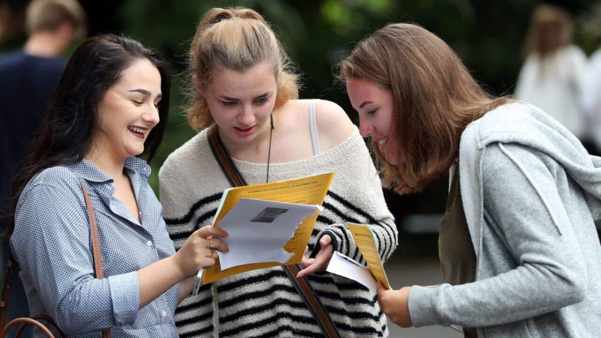 Риск стать жертвой сексуального насилия у студенток оказался на 75% выше, чем у сверстниц не из вузов