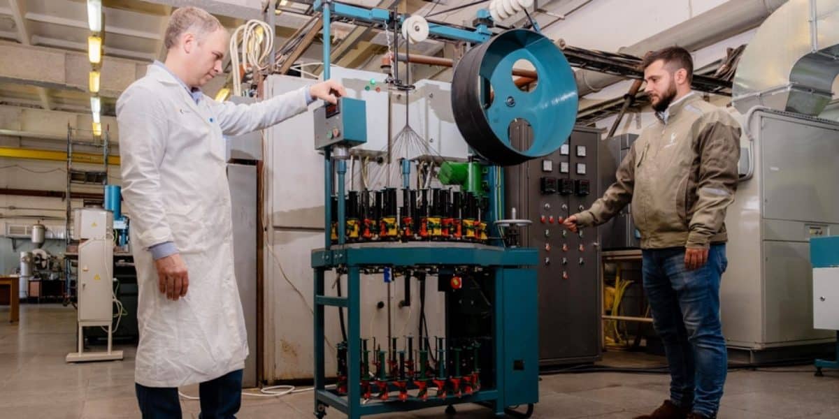 ВНИИ имени Бочвара с 2023 года ведет реакторные испытания материалов тепловыделяющих элементов (трубок с ядерным топливом), из композита SiC-SiC, то есть карбида кремния, армированного карбидом кремния / © «Страна Росатом»