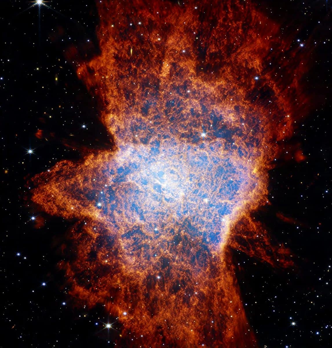 Планетарная туманность в созвездии Скорпион NGC 6072 / © NASA / ESA / CSA / STScI