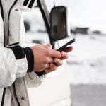 Зима против смартфона: почему он отключается на морозе и как этого избежать