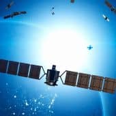 спутники в космосе